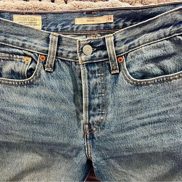 Levi’s Premium Wedgie Fit Jeans - Picture 4 of 8